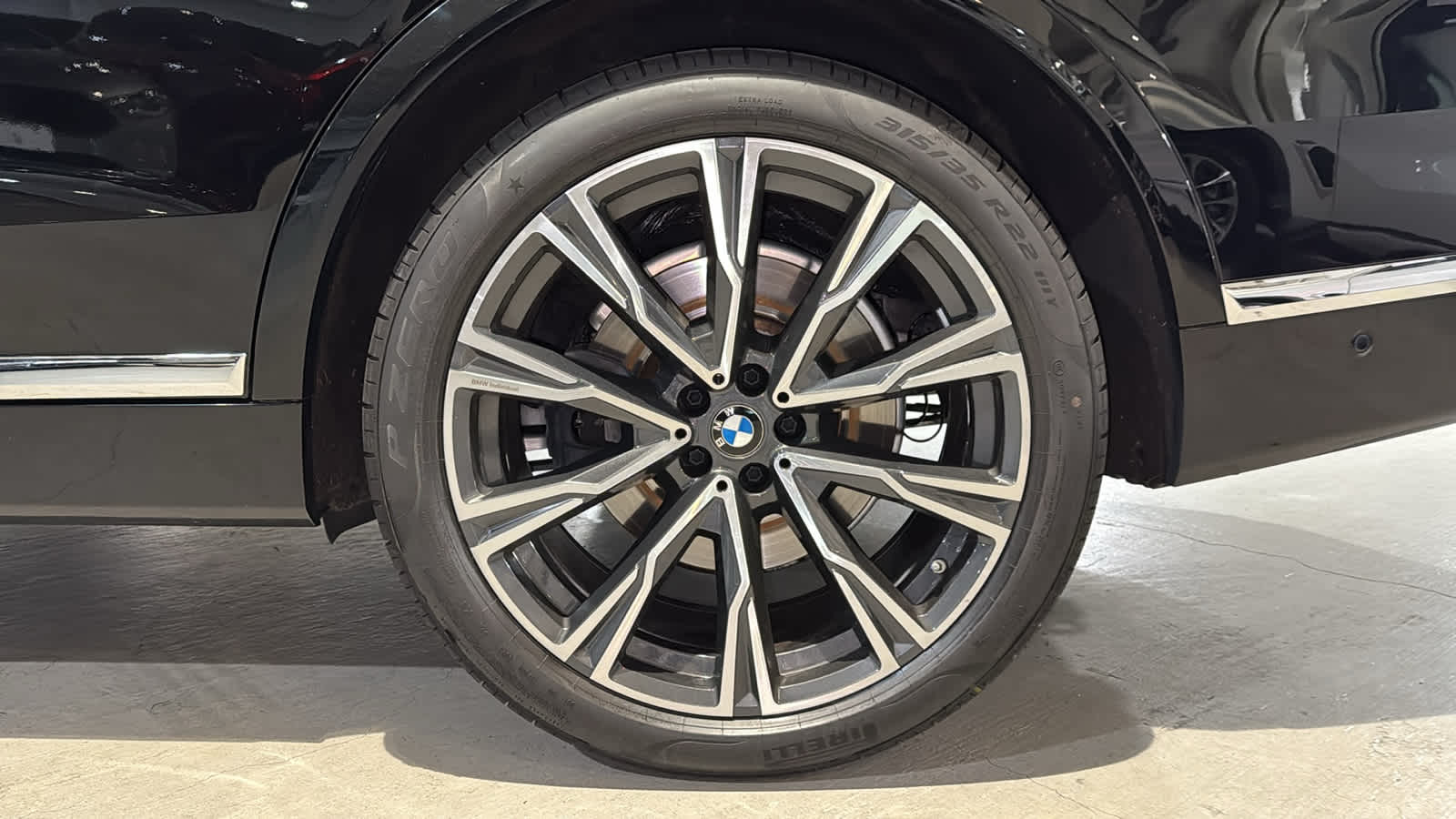 Thumbnail: 2022 BMW X7 - 10