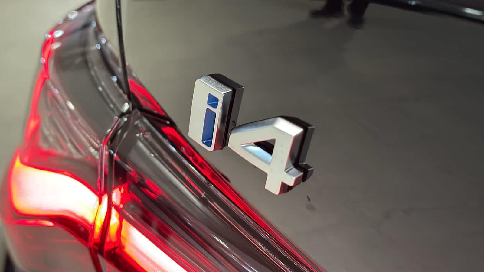 Thumbnail: 2025 BMW i4 - 9