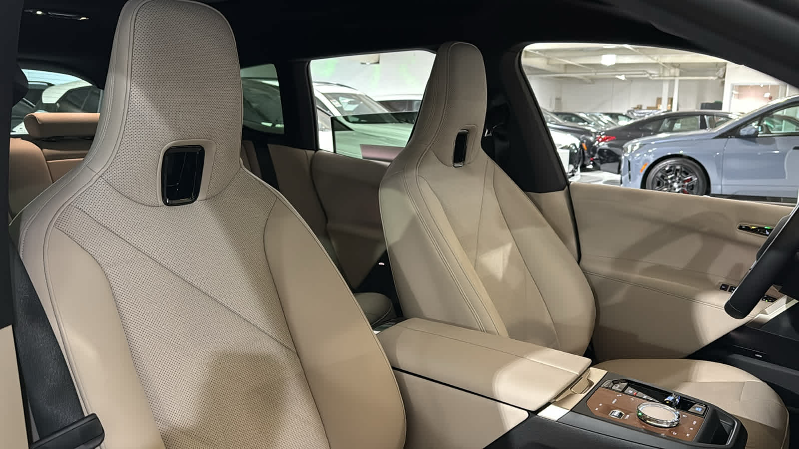 2026 BMW iX  34