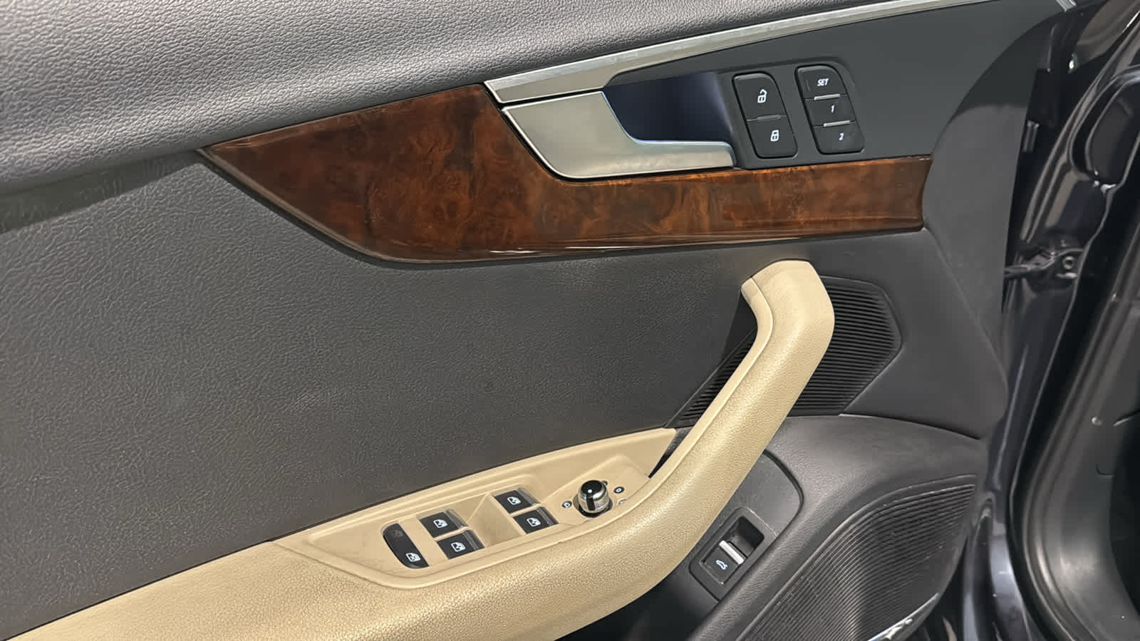 2017 Audi A4 Prestige 13