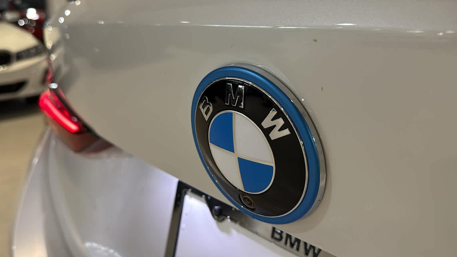 Thumbnail: 2025 BMW i4 - 7