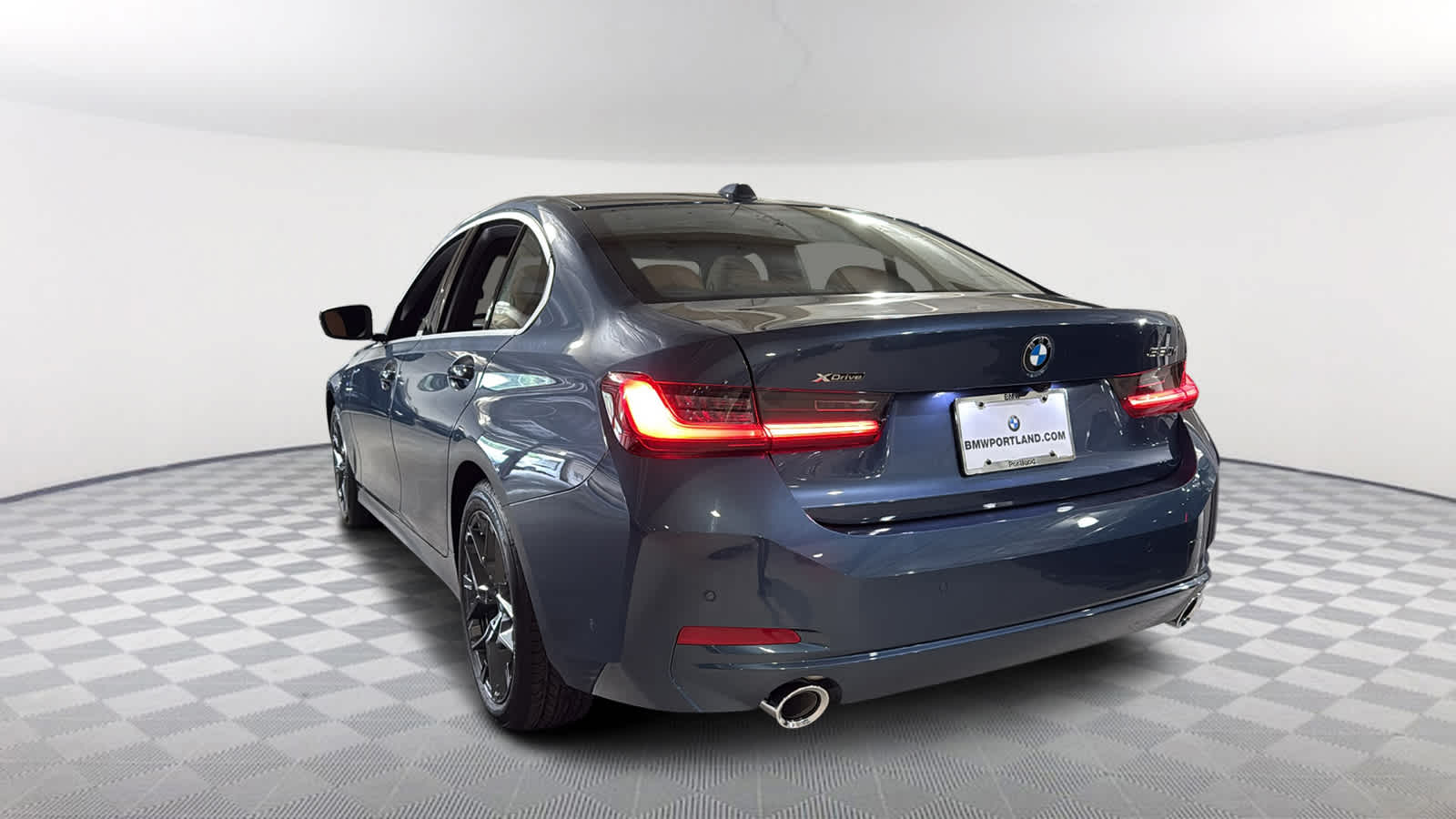 Thumbnail: 2025 BMW 3 Series - 4