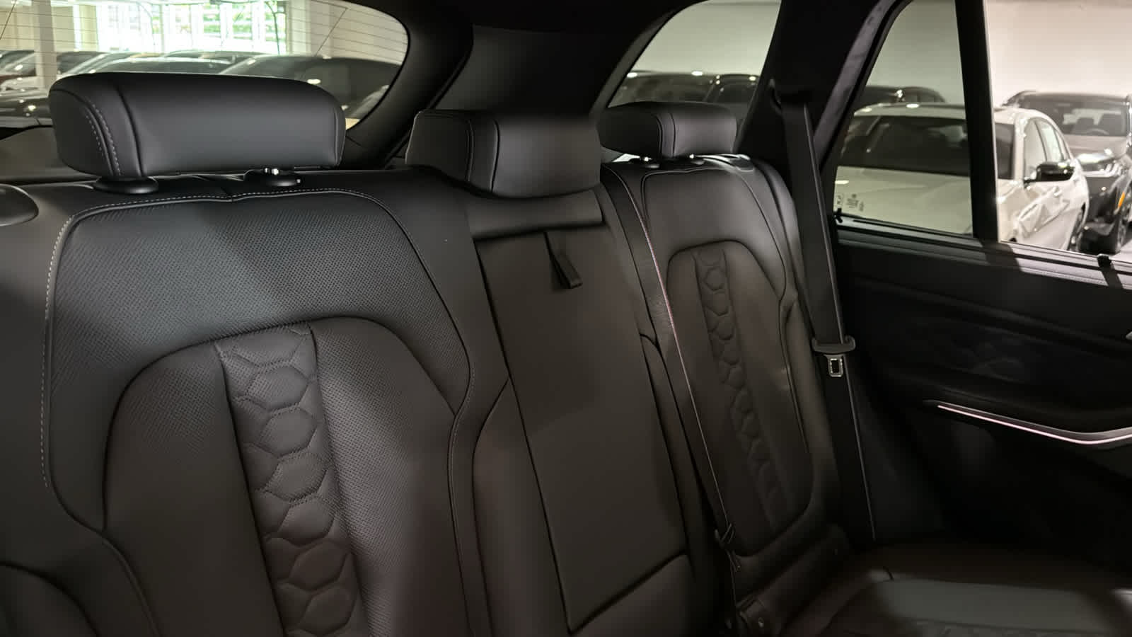 Thumbnail: 2026 BMW X5 - 32