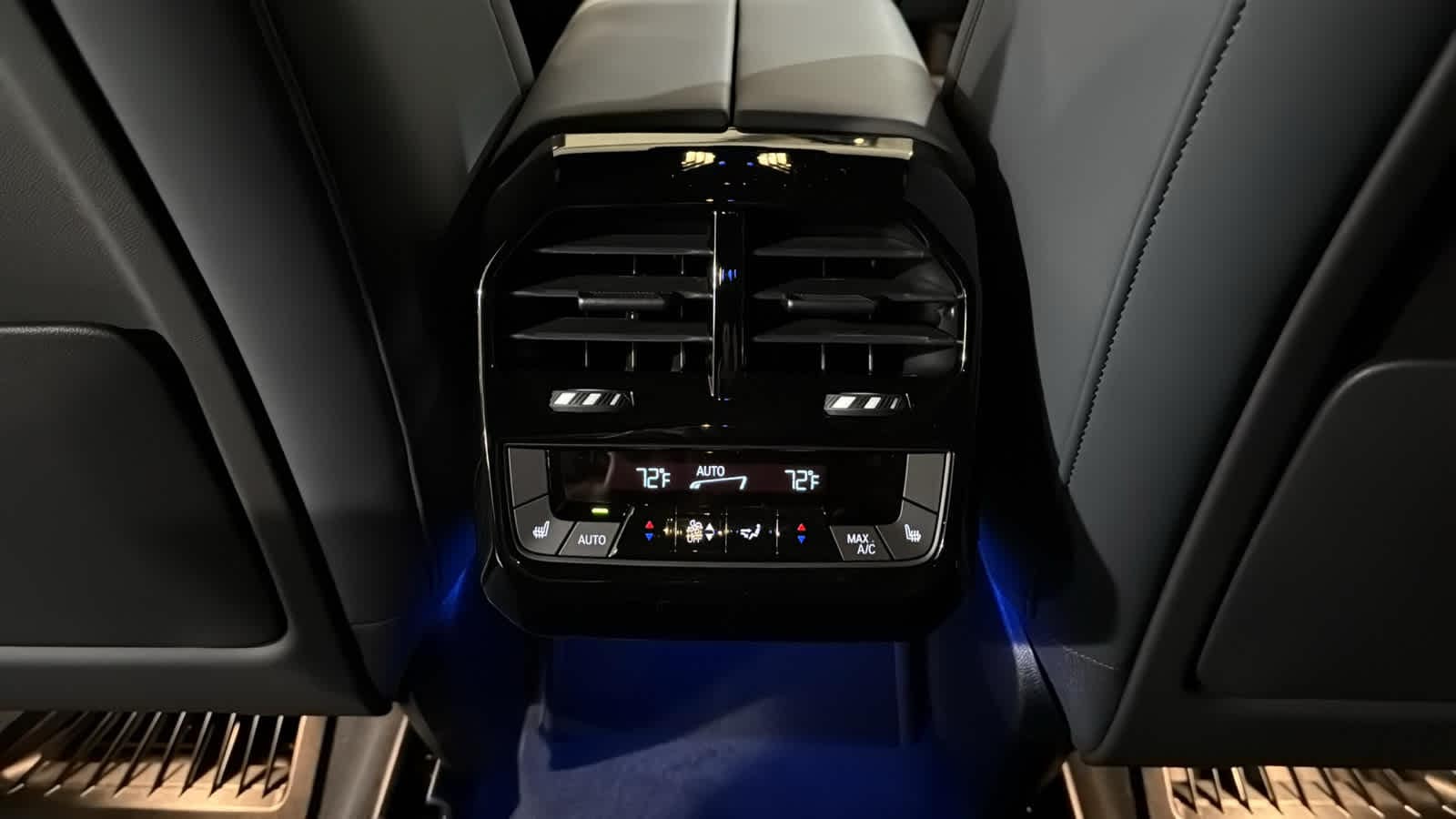 2026 BMW iX  27