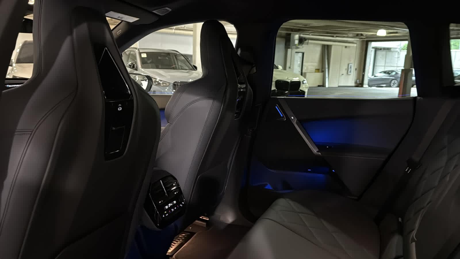 2026 BMW iX  28