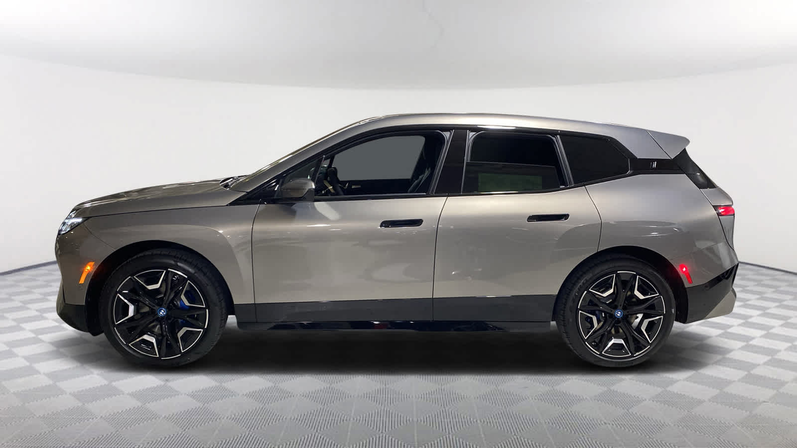 Thumbnail: 2024 BMW iX - 3
