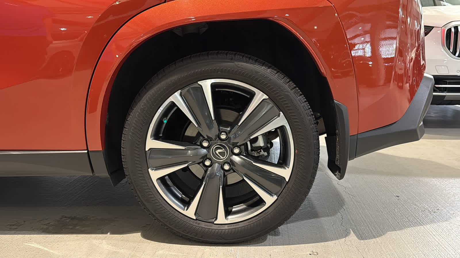 Thumbnail: 2023 Lexus UX - 9