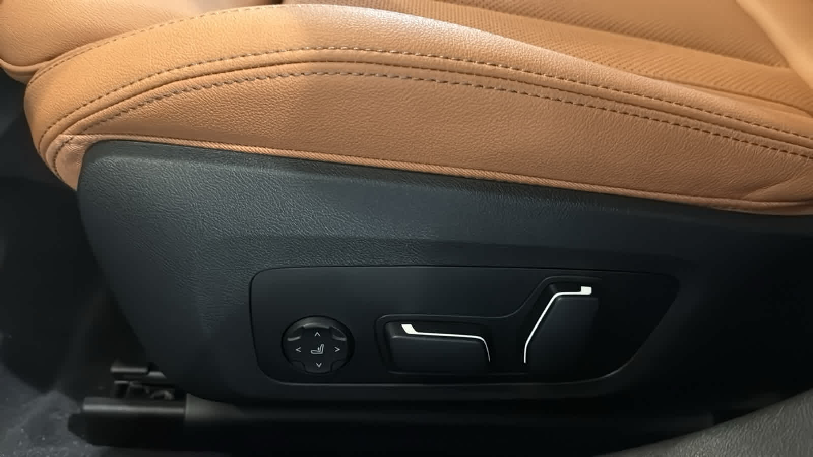 Thumbnail: 2025 BMW i4 - 14