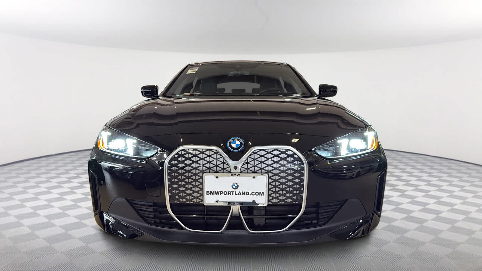 Thumbnail: 2025 BMW i4 - 2