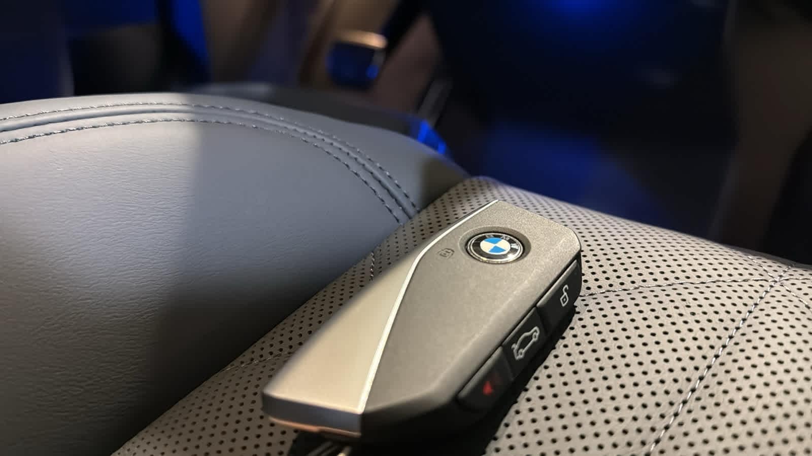 2026 BMW iX  35