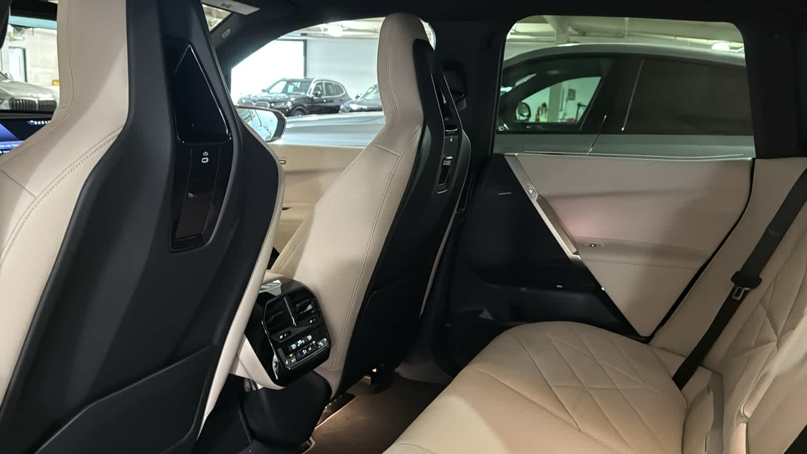 2026 BMW iX  29