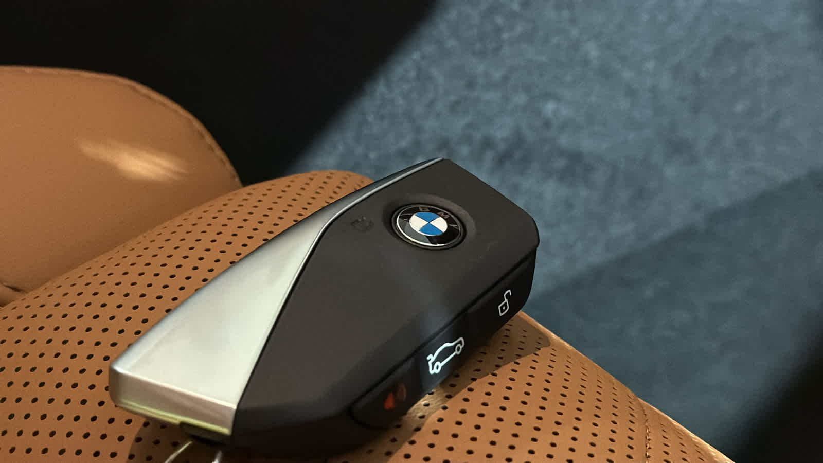 2026 BMW X5 xDrive50e 36