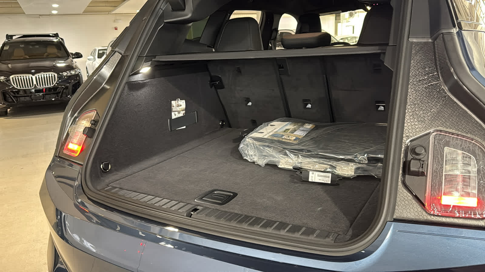 2026 BMW iX  31