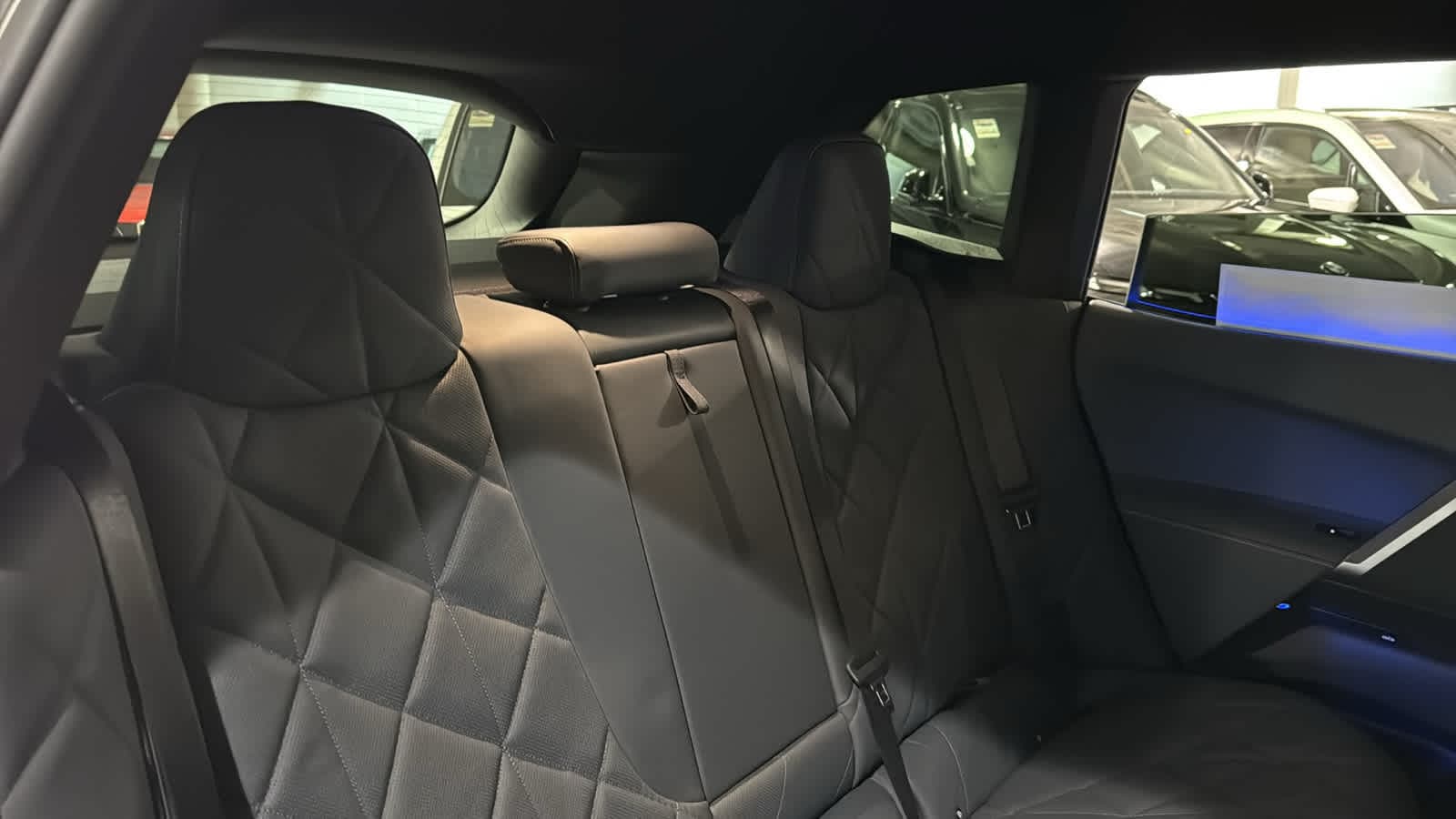 2026 BMW iX  32