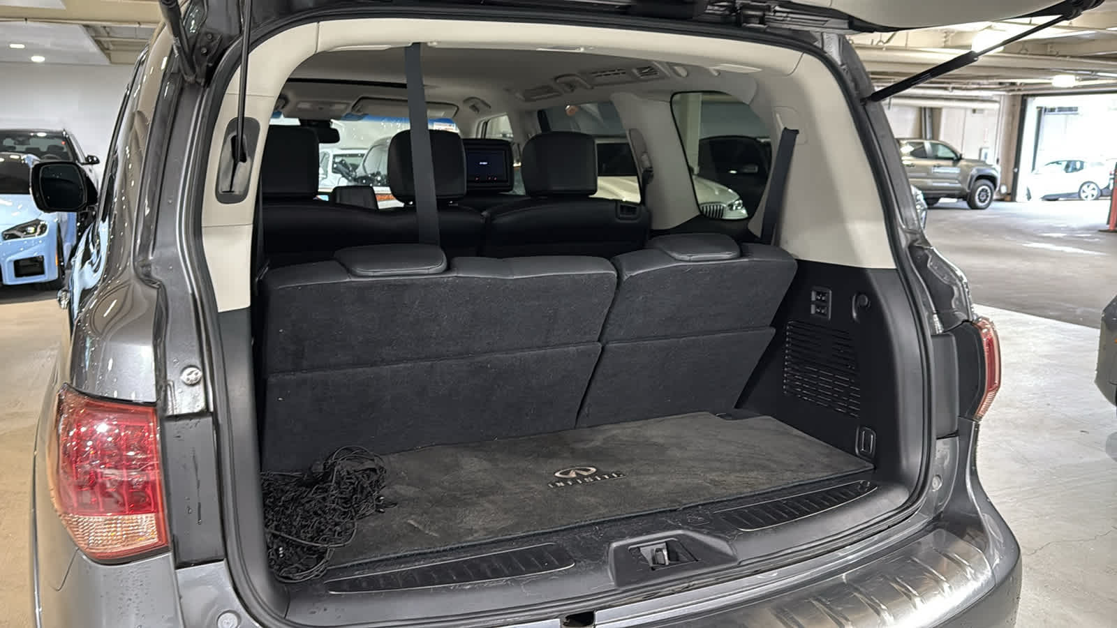 Thumbnail: 2016 INFINITI QX80 - 27