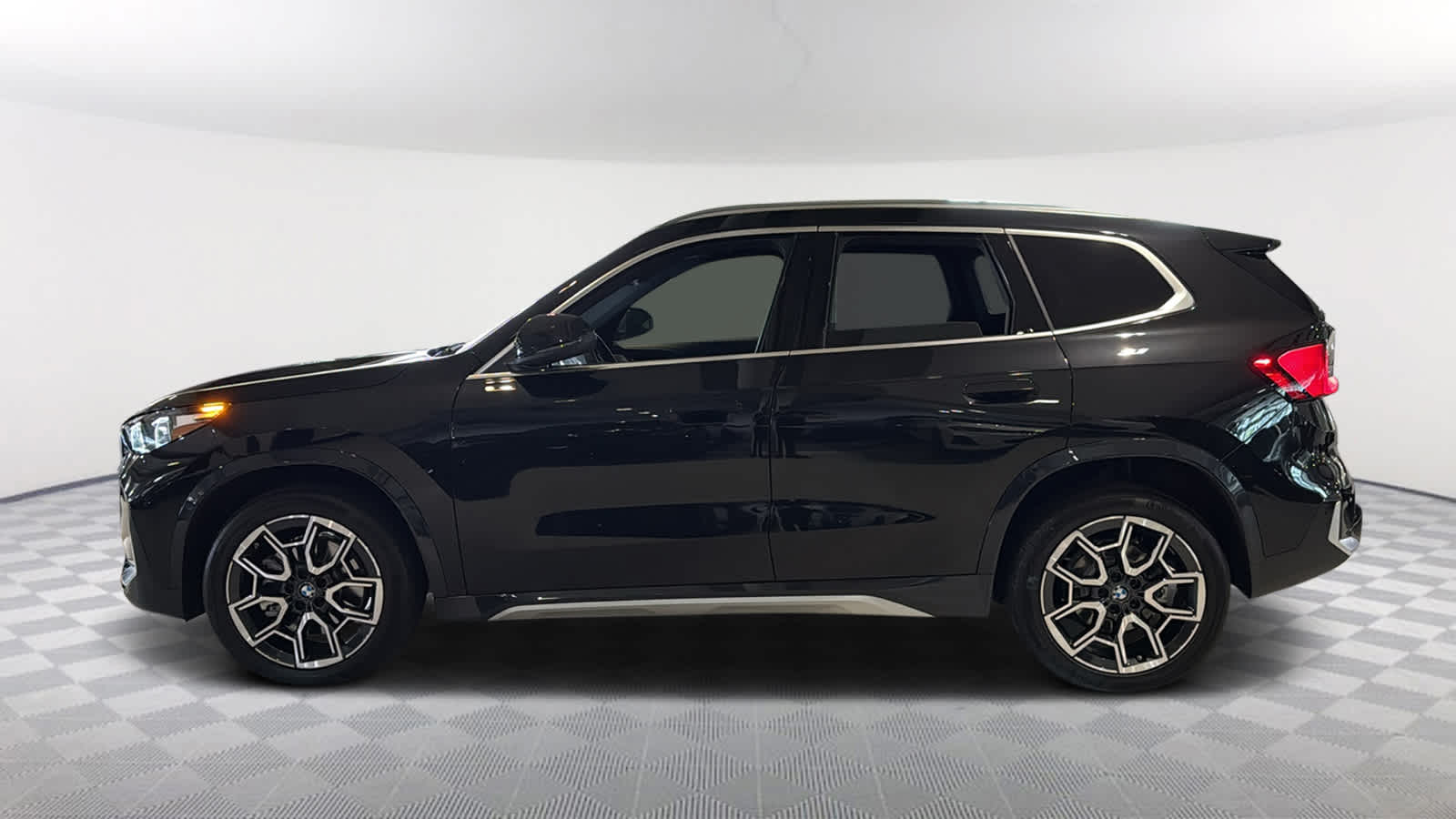 2025 Bmw X1 XDrive28i photo 3