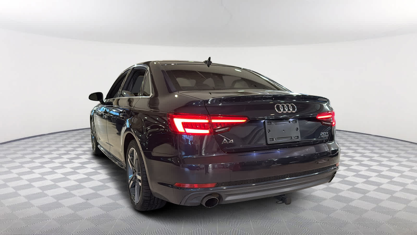 2017 Audi A4 Prestige 4