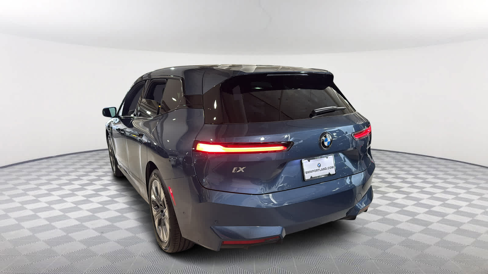 2026 BMW iX  4