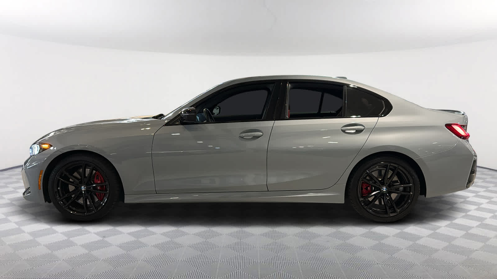 Thumbnail: 2023 BMW 3 Series - 3
