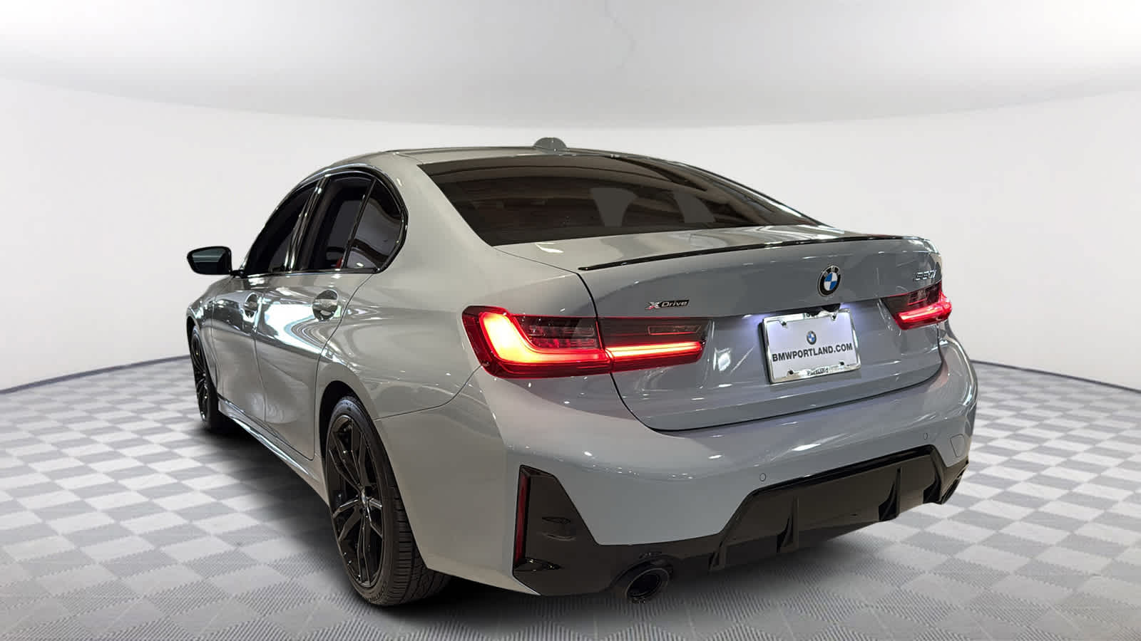 Thumbnail: 2023 BMW 3 Series - 4