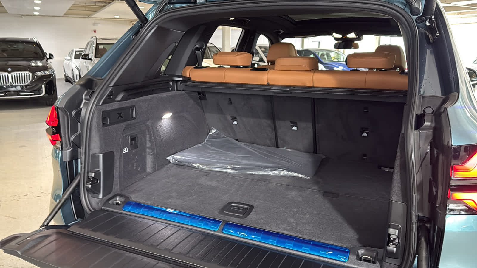 2026 BMW X5 xDrive50e 32