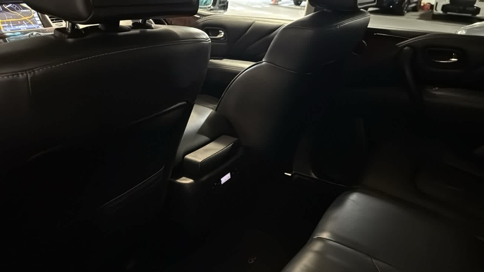 Thumbnail: 2016 INFINITI QX80 - 25