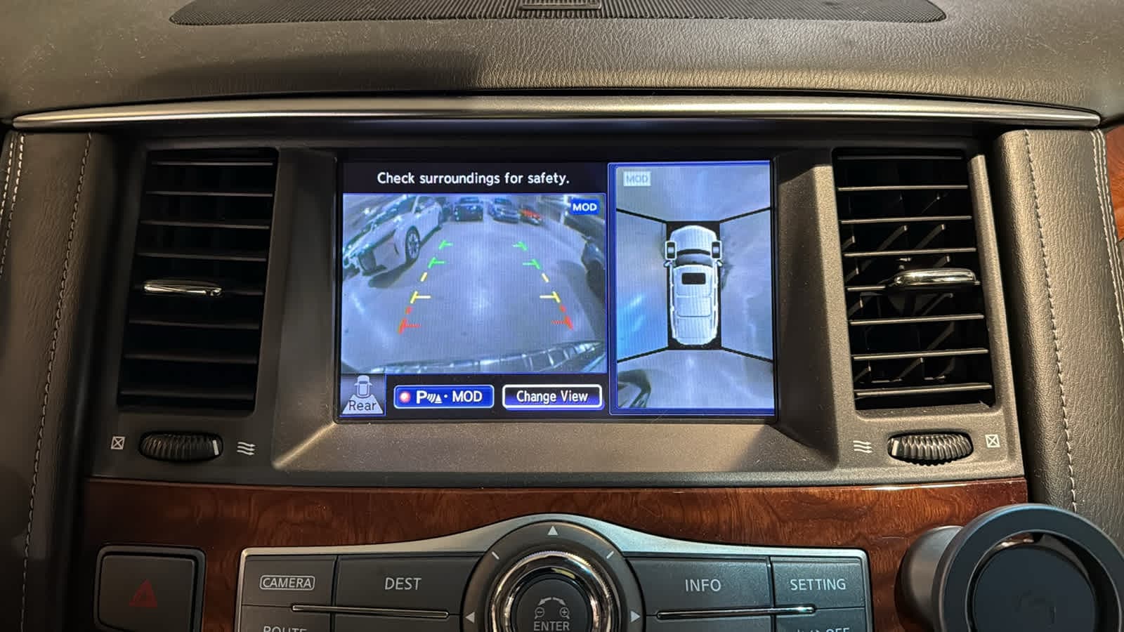 Thumbnail: 2016 INFINITI QX80 - 18