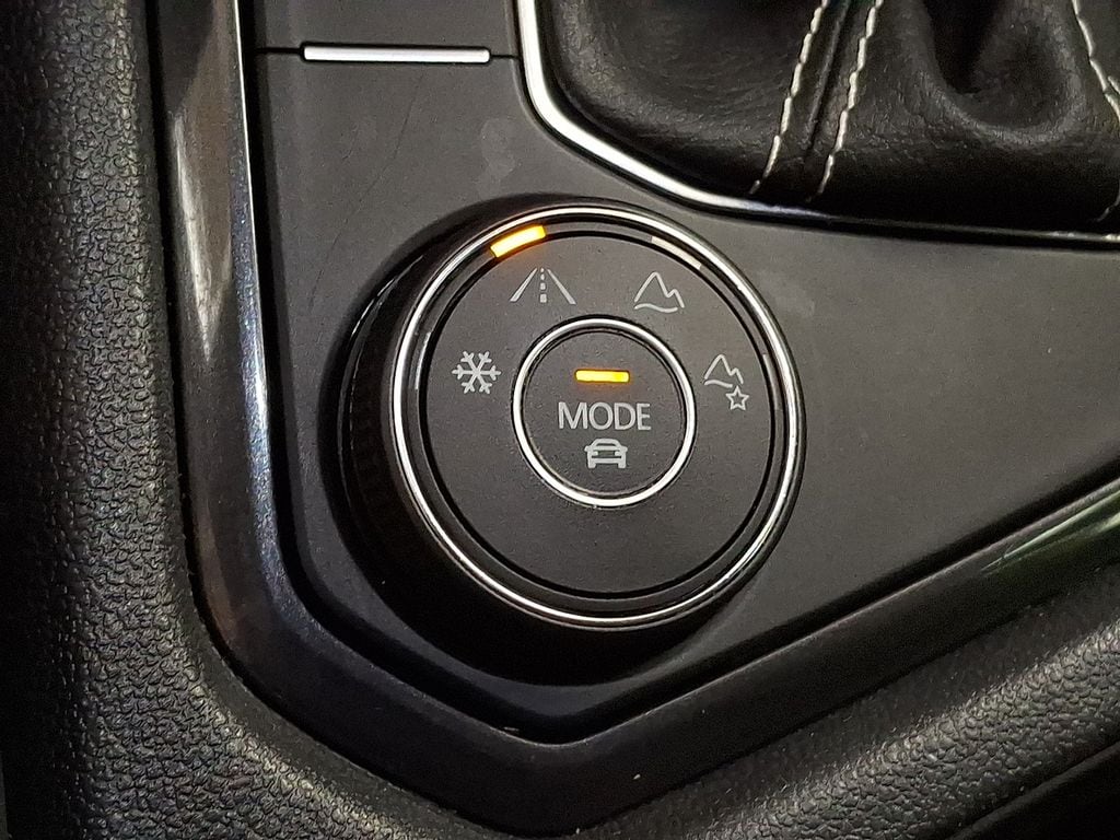 Thumbnail: 2023 Volkswagen Tiguan - 23