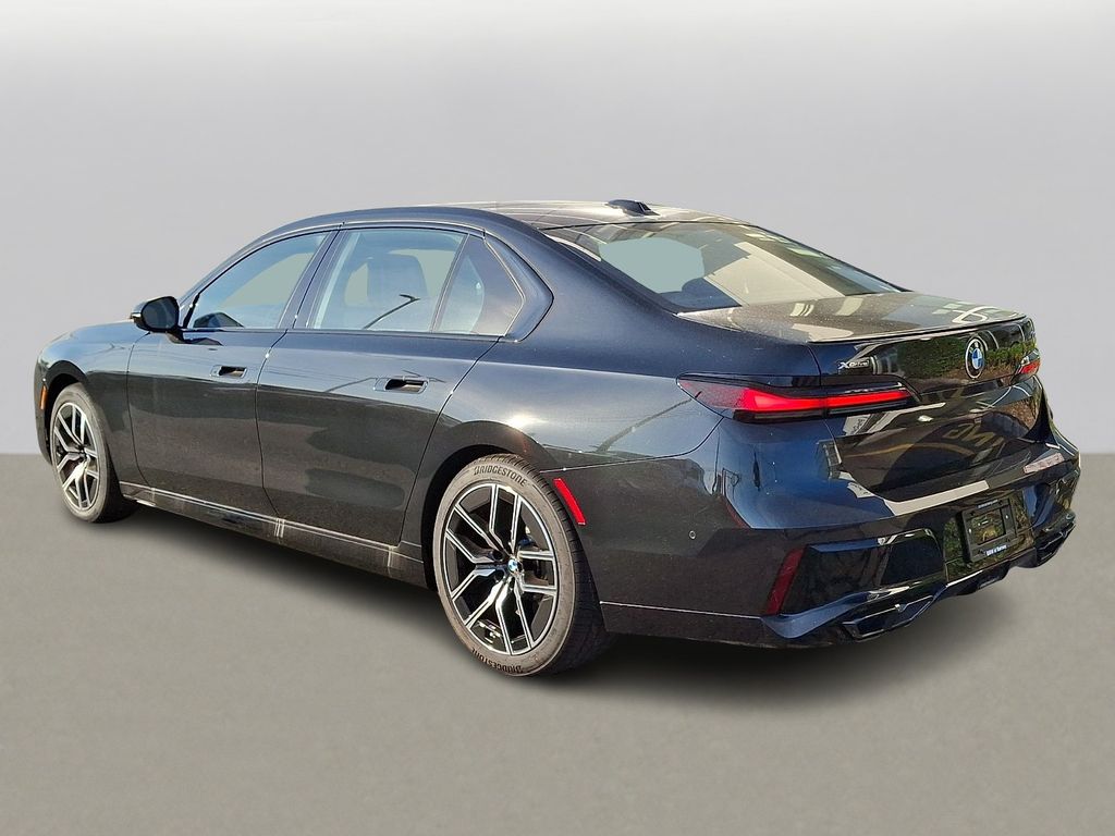 Thumbnail: 2026 BMW 7 Series - 3