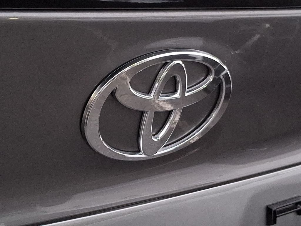 Thumbnail: 2025 Toyota Camry - 30