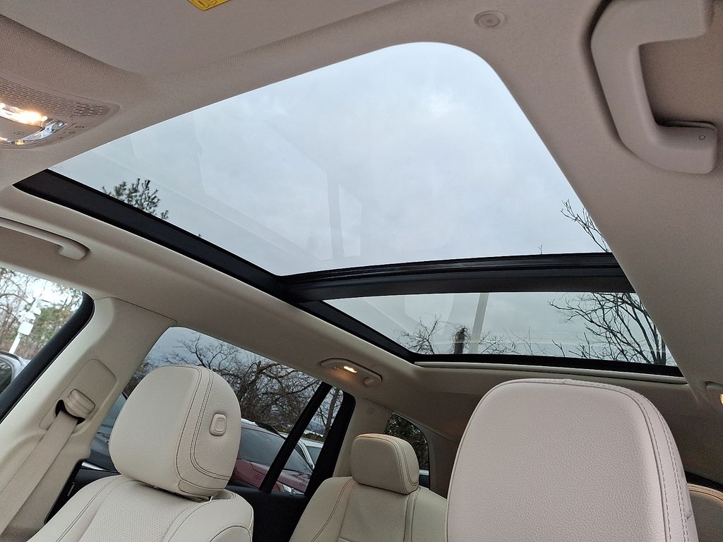 Thumbnail: 2024 Mercedes-Benz GLS - 10