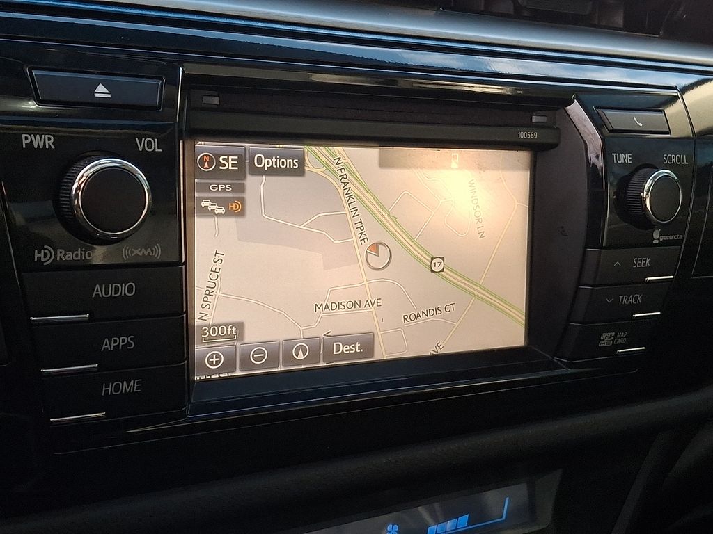 Thumbnail: 2016 Toyota Corolla - 16