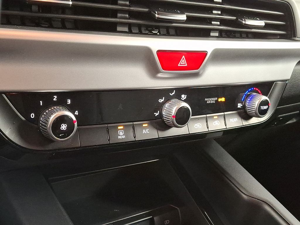 Thumbnail: 2021 Kia Telluride - 14