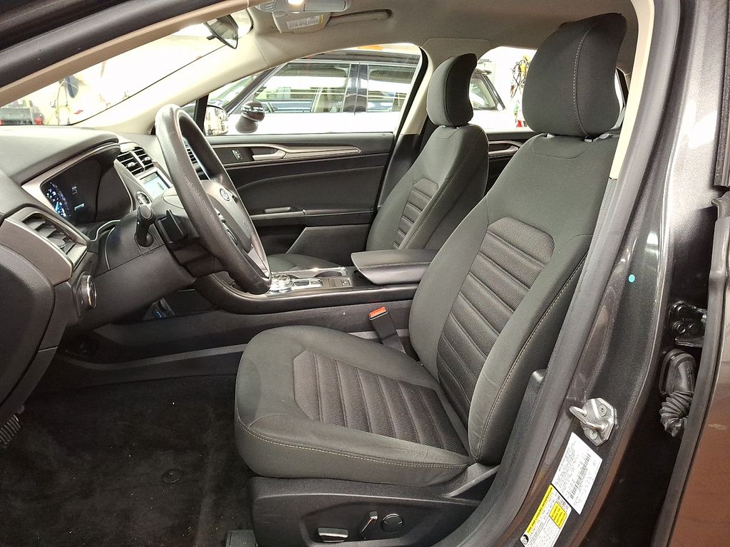 Thumbnail: 2018 Ford Fusion - 10