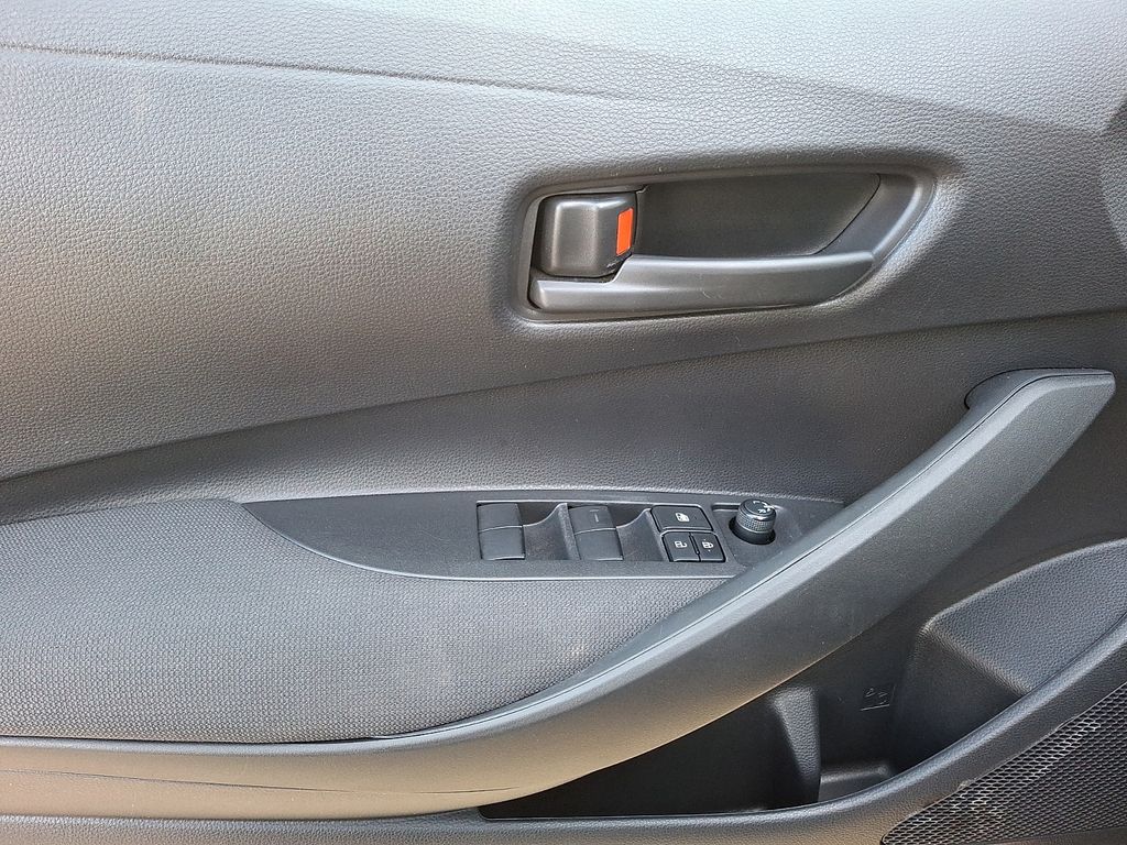 Thumbnail: 2022 Toyota Corolla - 9