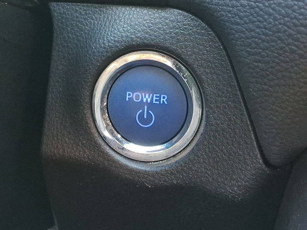 Thumbnail: 2020 Toyota RAV4 - 22