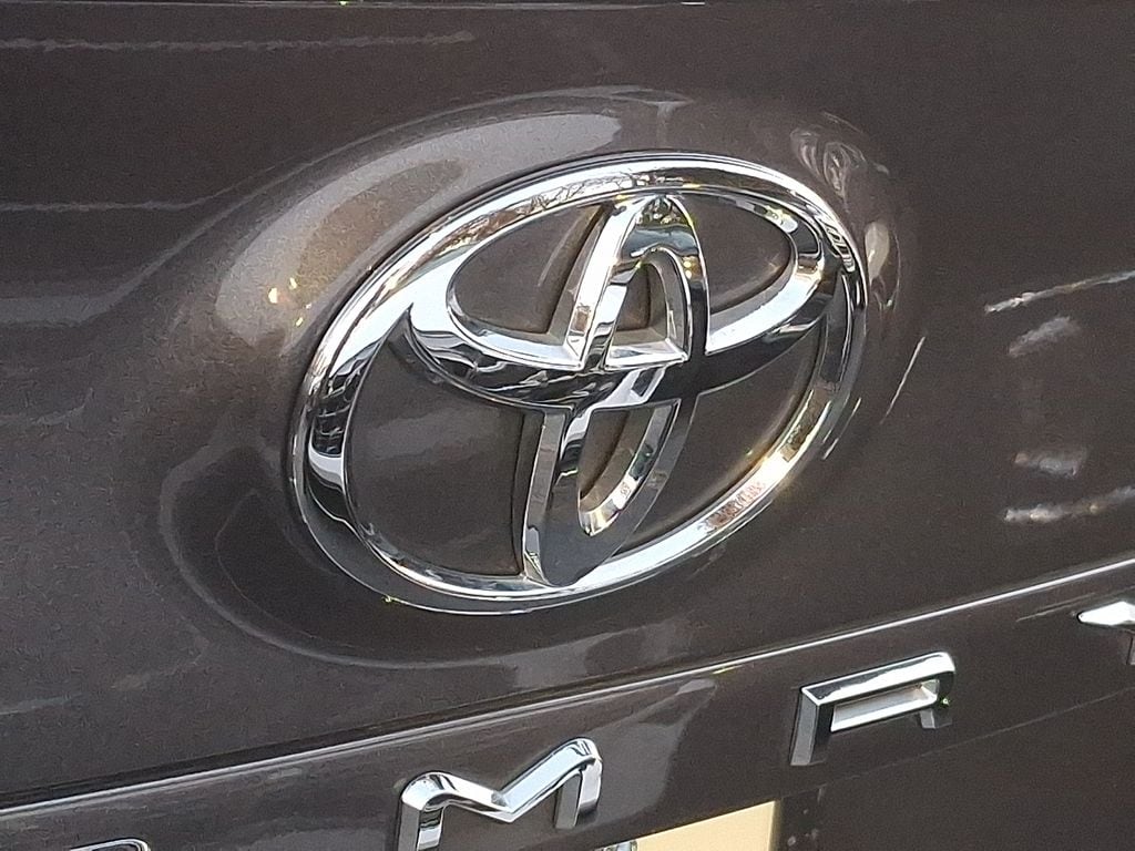 Thumbnail: 2021 Toyota Camry - 27