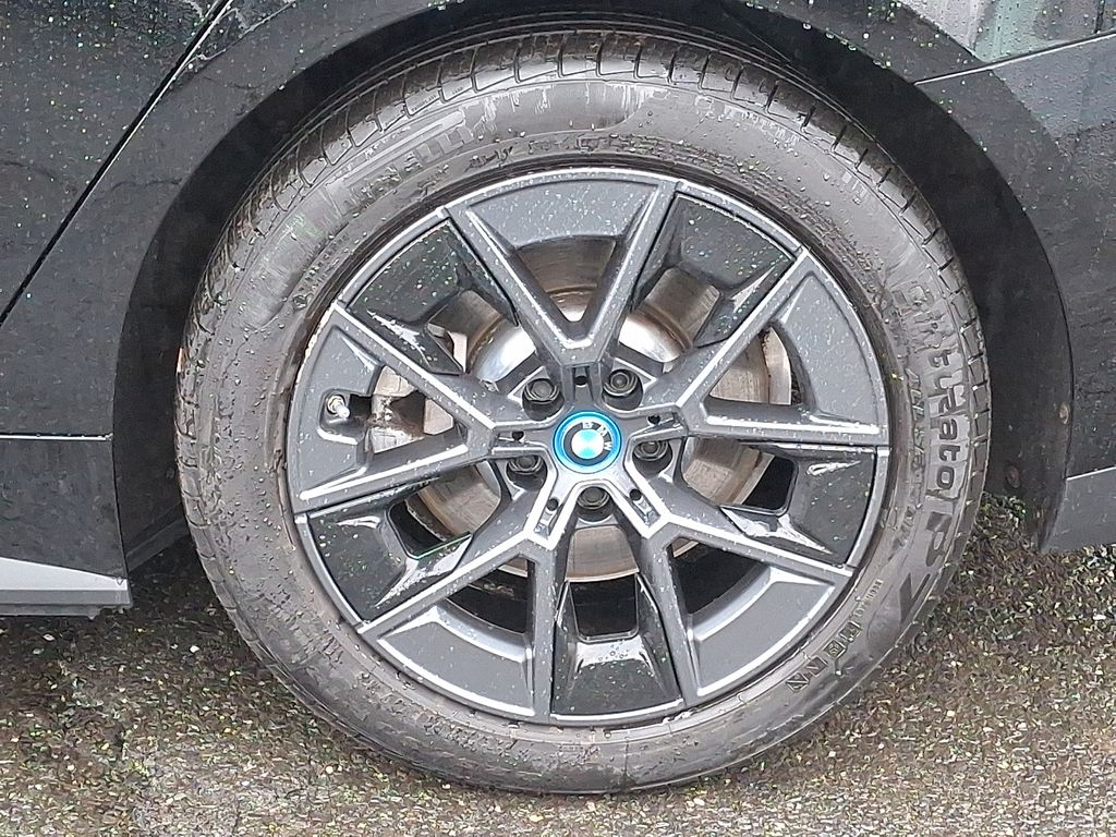 Thumbnail: 2023 BMW i4 - 6