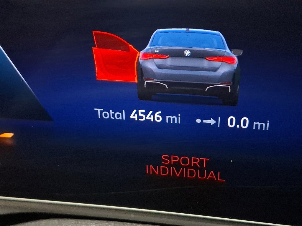 Thumbnail: 2025 BMW i4 - 16