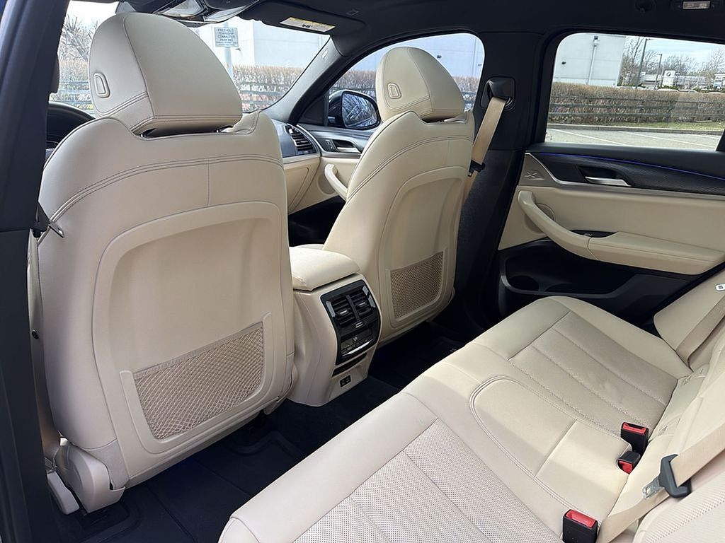 Thumbnail: 2022 BMW X4 - 20