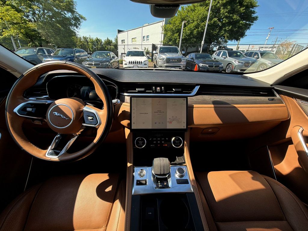 Thumbnail: 2022 Jaguar F-Pace - 18