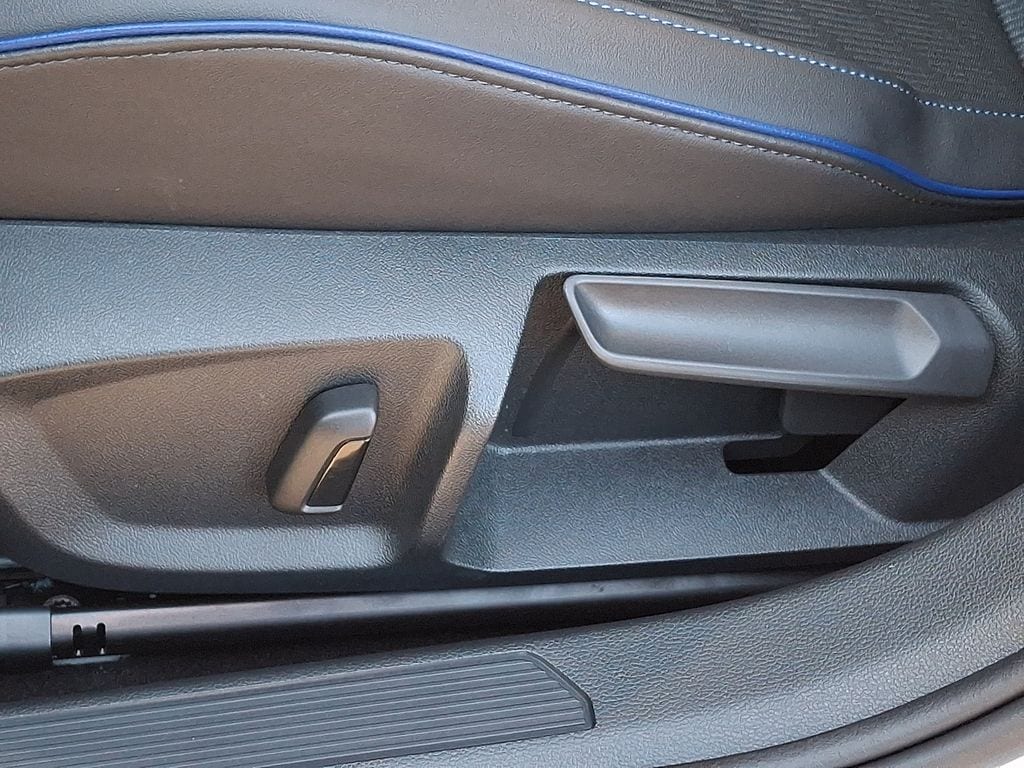 Thumbnail: 2025 Volkswagen Golf - 11