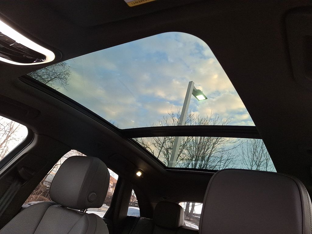 Thumbnail: 2022 Porsche Macan - 12