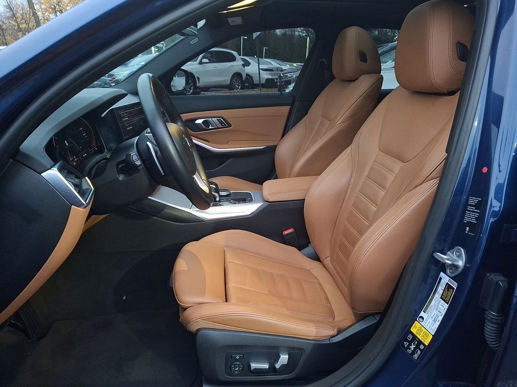 Thumbnail: 2021 BMW 3 Series - 10