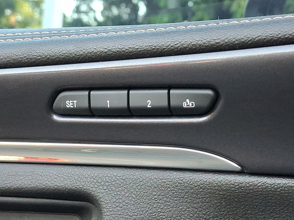 Thumbnail: 2014 Chevrolet Impala - 23