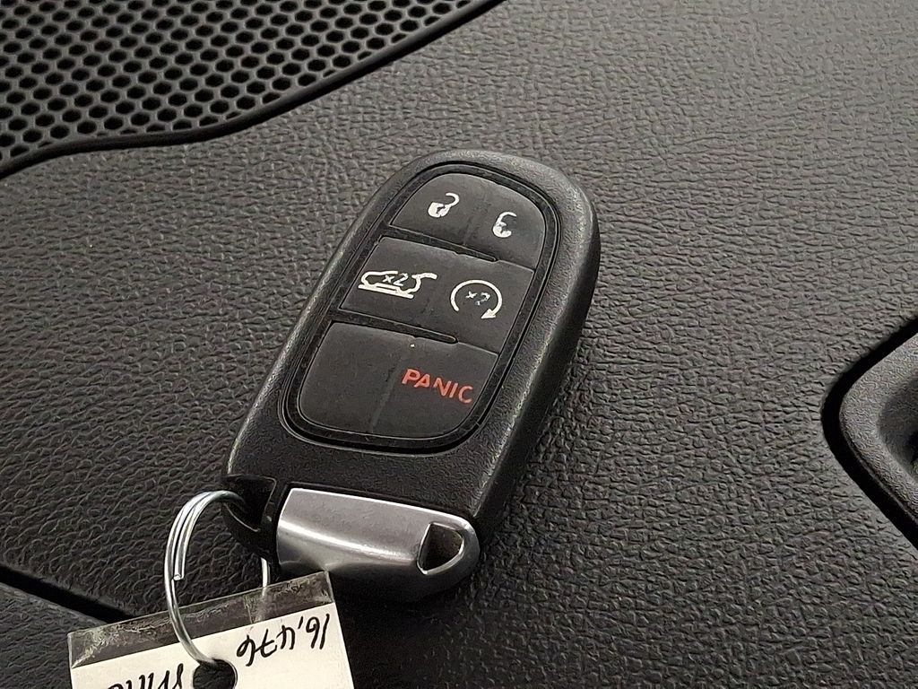 Thumbnail: 2021 Jeep Cherokee - 22