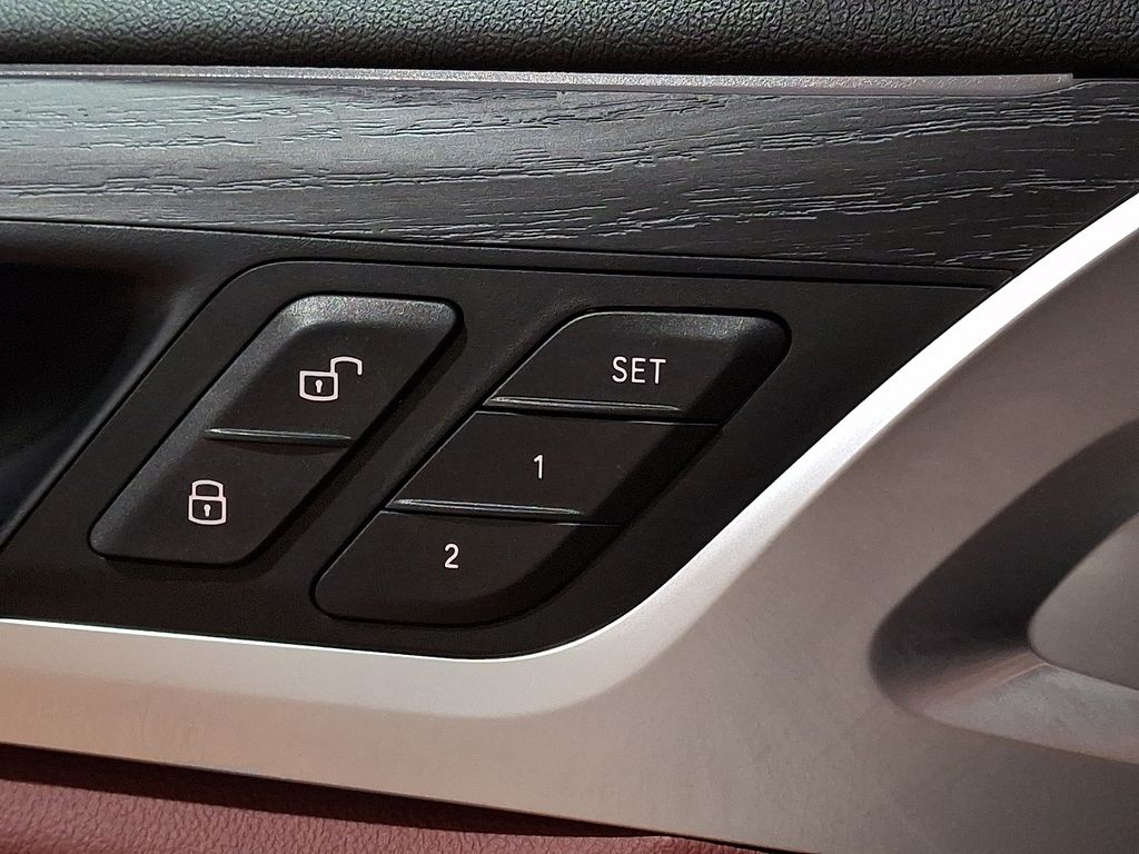 Thumbnail: 2023 BMW X4 - 25