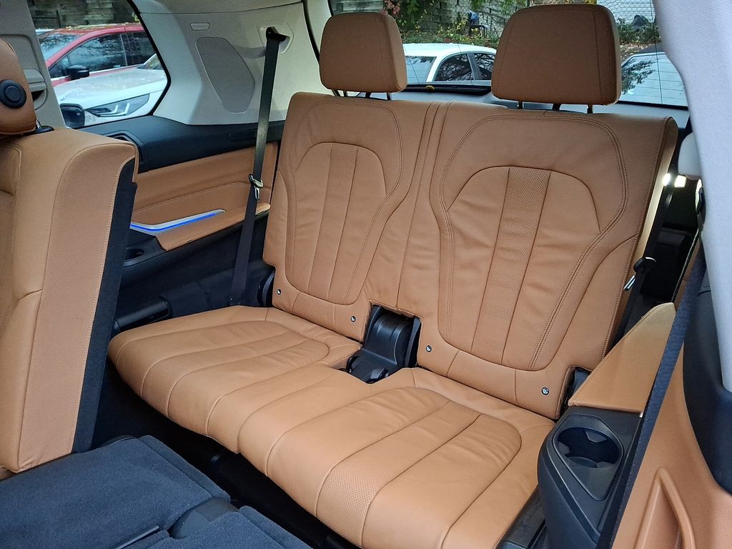 Thumbnail: 2021 BMW X7 - 8