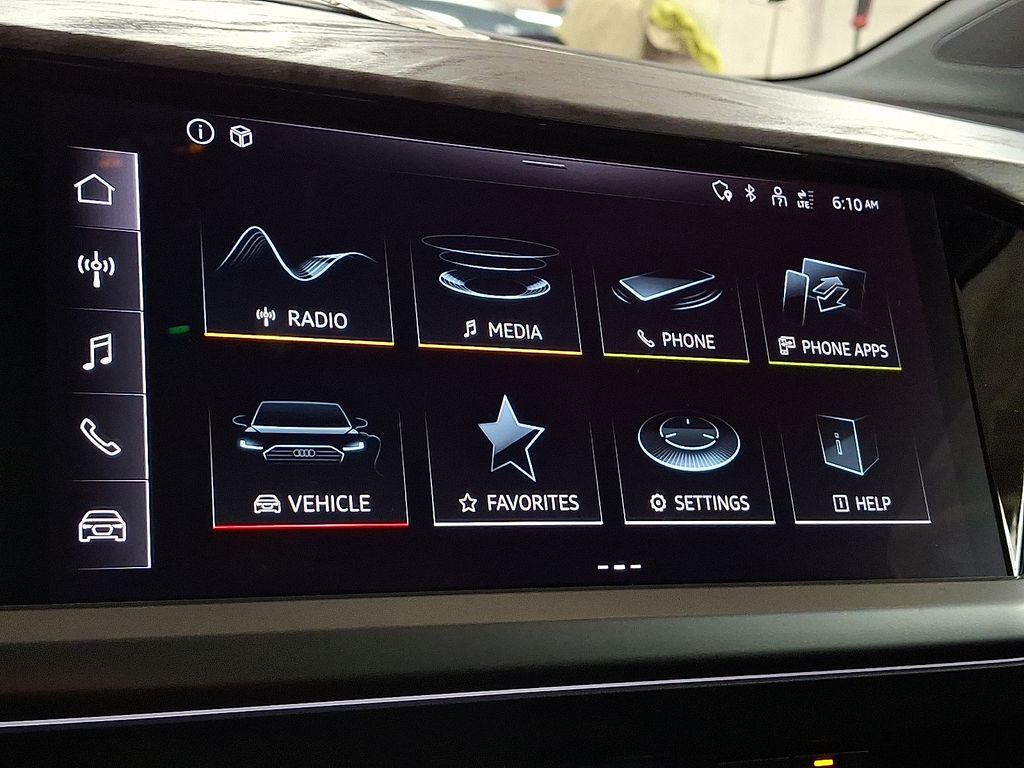 Thumbnail: 2023 Audi Q4 e-tron - 13