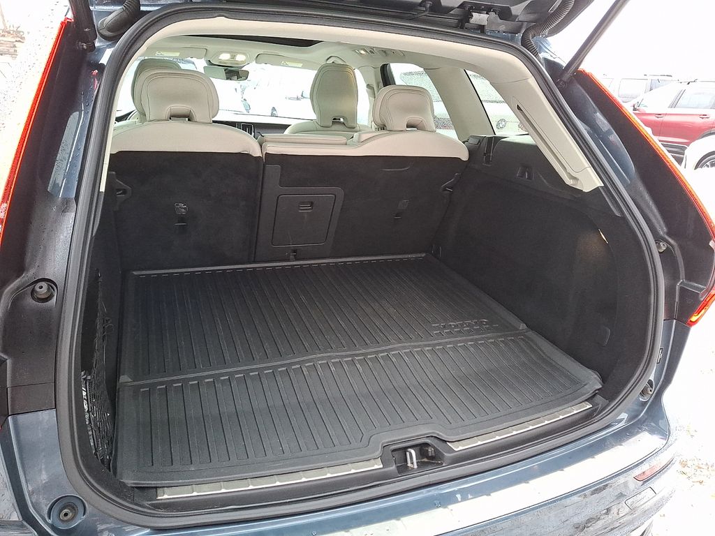 Thumbnail: 2023 Volvo XC60 - 27